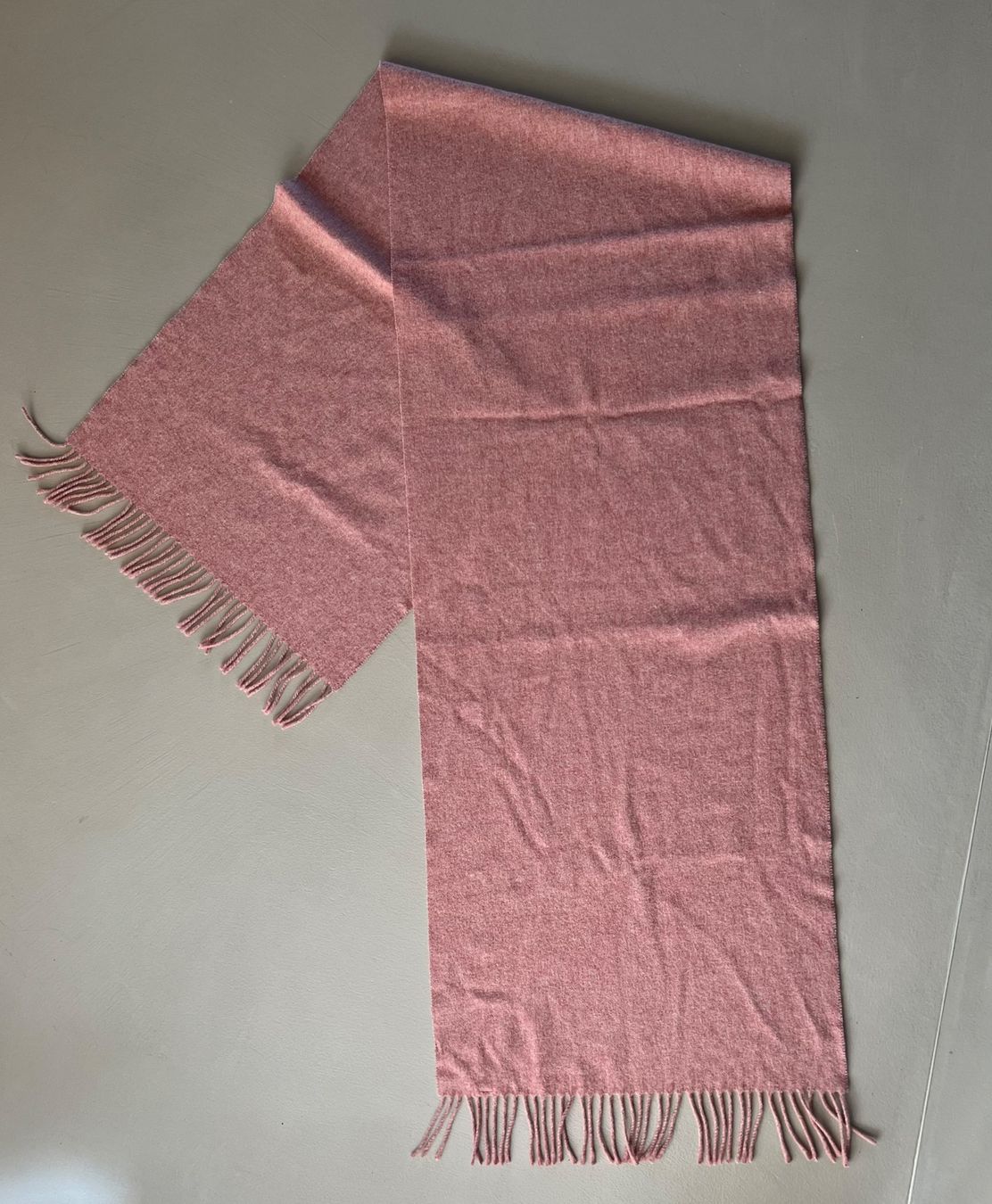 Acne Studios Foulards & écharpes: ACNE STUDIOS Schal 💗 – D'occasion à Zürich par ClosetQueen