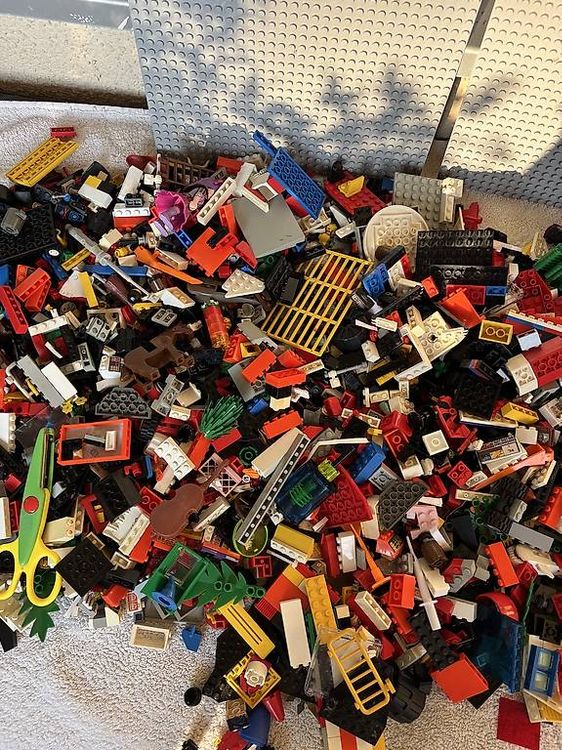 Lego Giocattoli: 4kg altes Lego – Usato da Winterthur venduto da bungy192 2