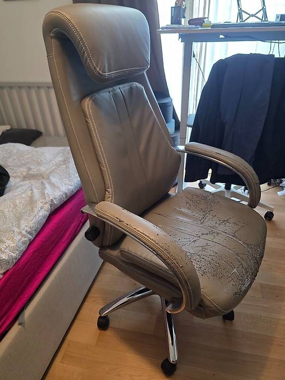 Stühle: Bürostuhl // Chefsessel // Leder – Gebraucht aus Wädenswil von FL90 1
