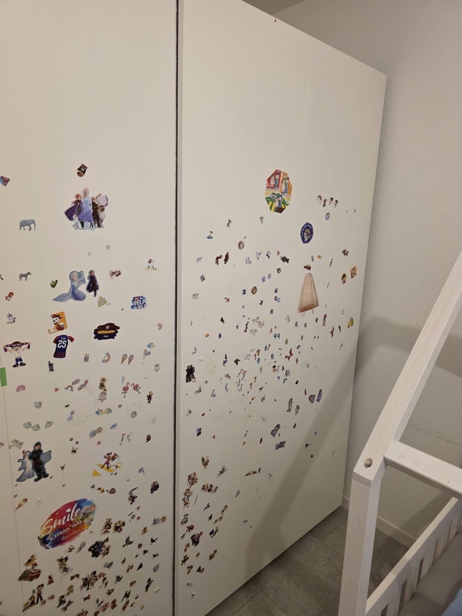 Armadi: Kleiderschrank weiss mit Aufklebern – Usato da Staufen venduto da PeterL1988 1