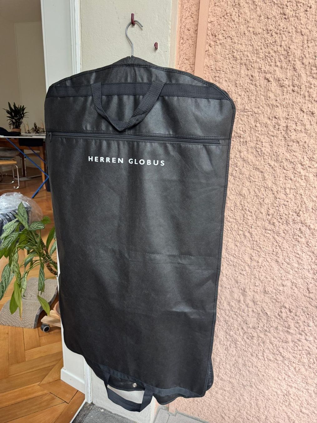 Completi: Hugo Boss Anzug schwarz inkl. Kravatte – Usato da Bern venduto da Keie 3