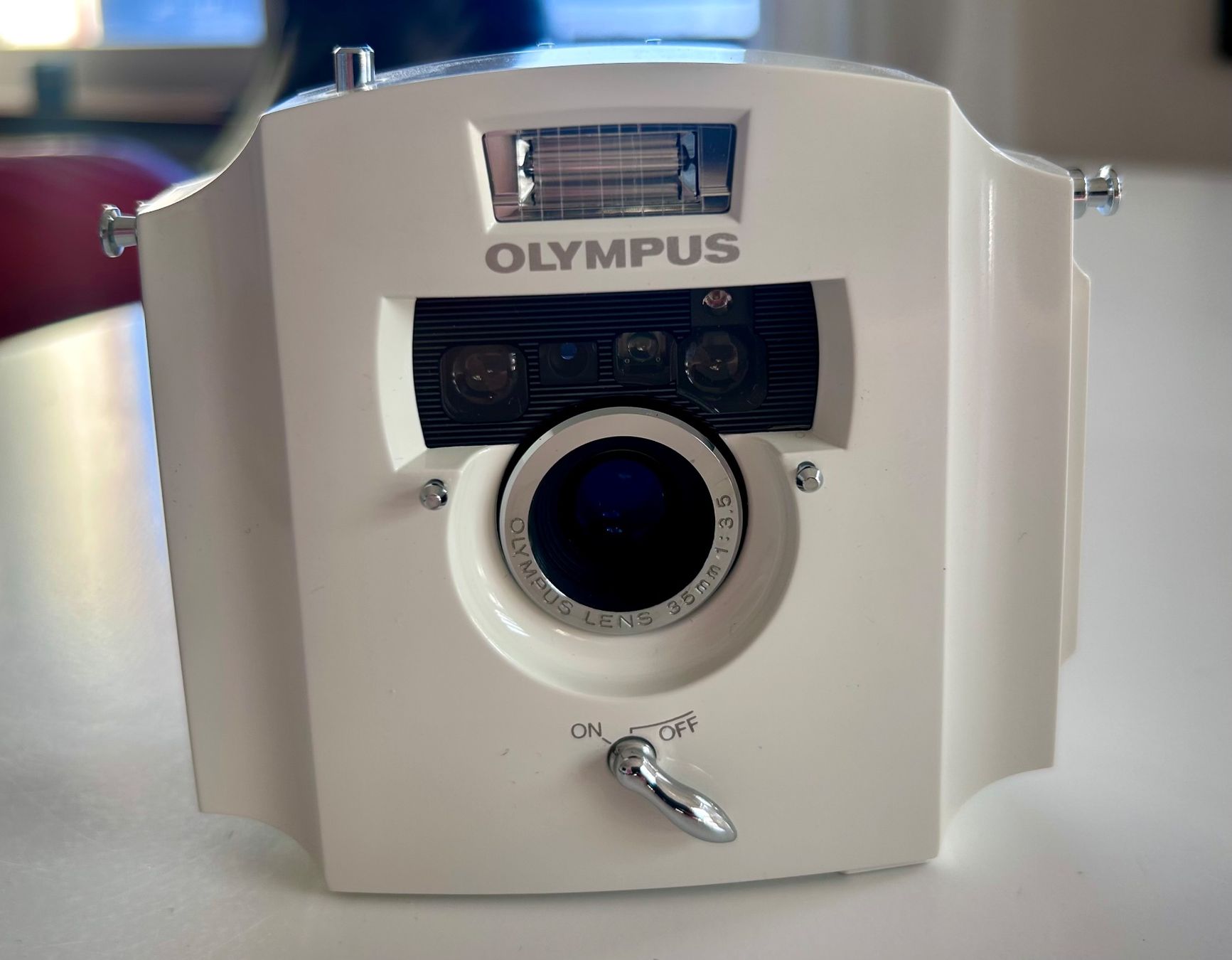 Olympus Fotocamera: Olympus Ecru Sammlerkamera,  Winter Schnäppchen – Nuovo e nell'imballaggio originale da Immensee venduto da Spengler8