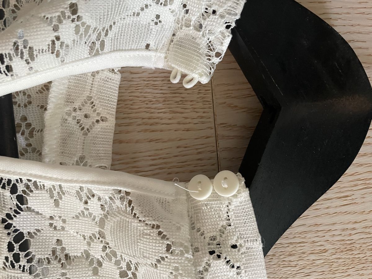 Camicette: Damen Spitzenbluse Cremeweiss mit Rüschenärmeln – Nuovo (secondo la descrizione) da Heitenried venduto da Steffundsasch 2