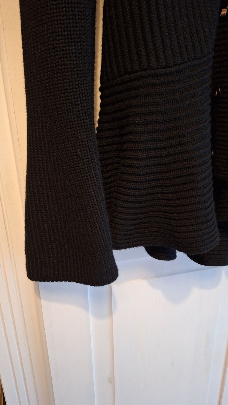 Giacche: Sehr schöne Strickjacke.Für Herbst/Winter – Usato da werdenberg venduto da Nsmilles 1
