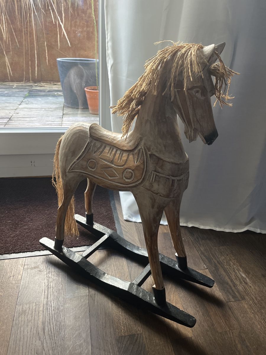 Giocattoli: Cheval à bascule en bois antique – Usato da Zürich venduto da ivi_aka_d 1