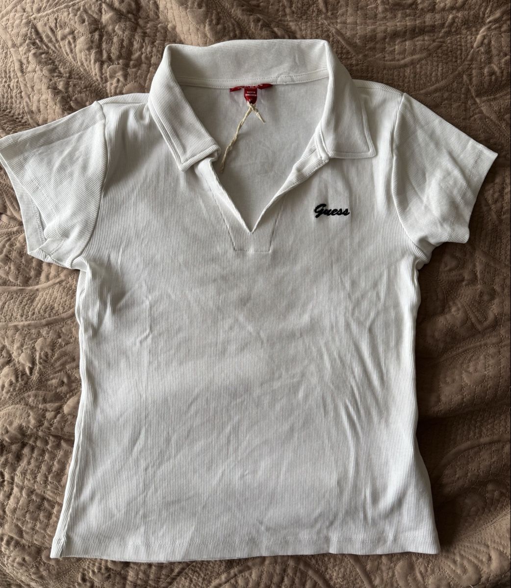 Guess Polos: Weiss Guess Top – Neuf (Voir description) à Oftringen par kar_y2tf