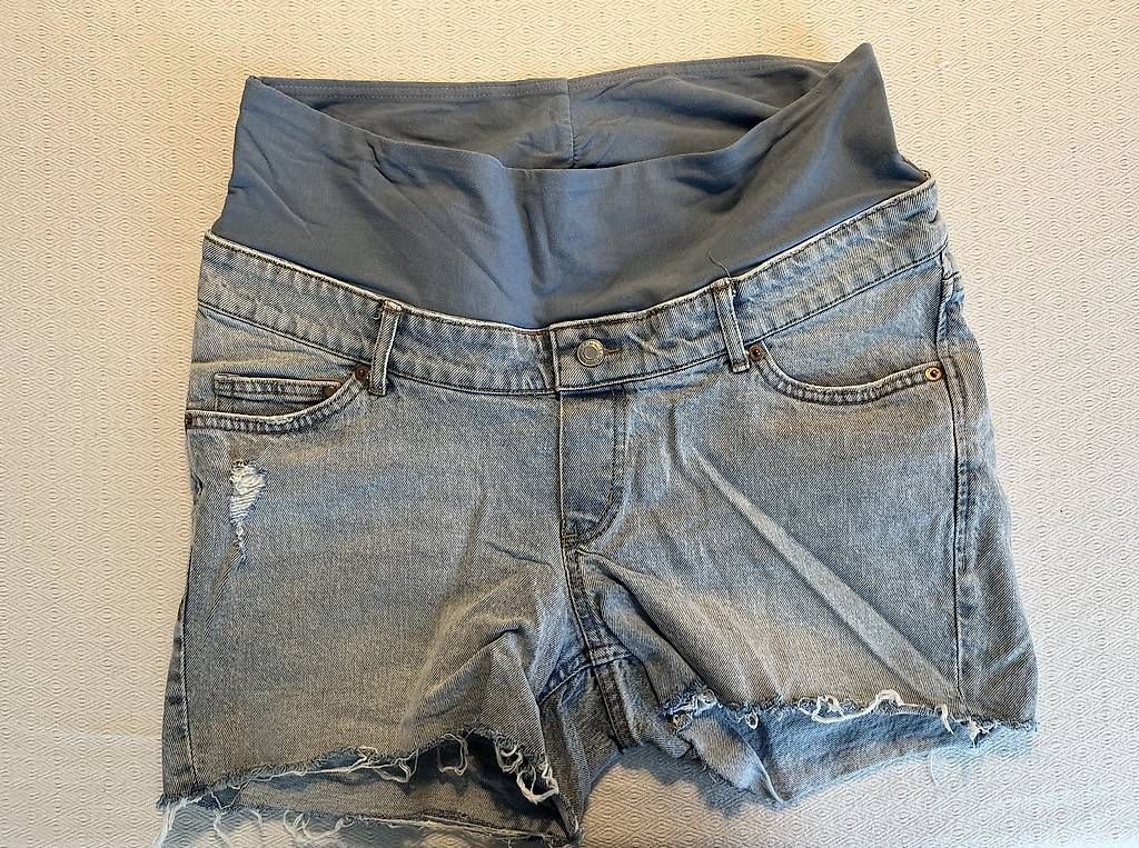 Pantaloni: Schwangerschafts Shorts – Usato da Zürich venduto da XB86