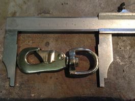 Haken mit Wirbel