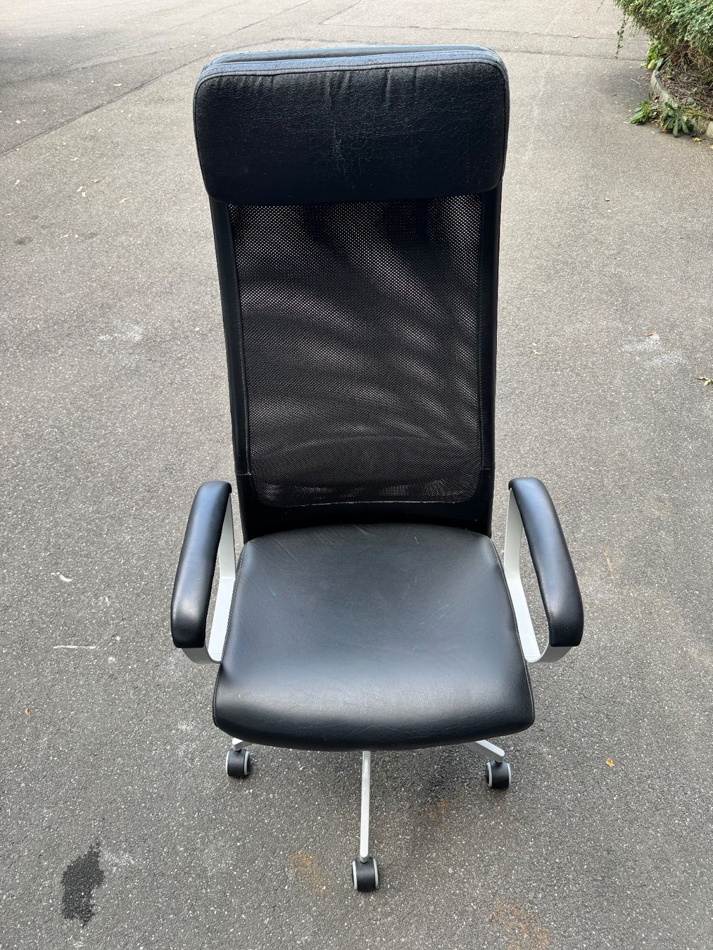 Ikea Chaises: Ikea Bürostuhl mit Rollen – D'occasion à Seewen SZ par web_