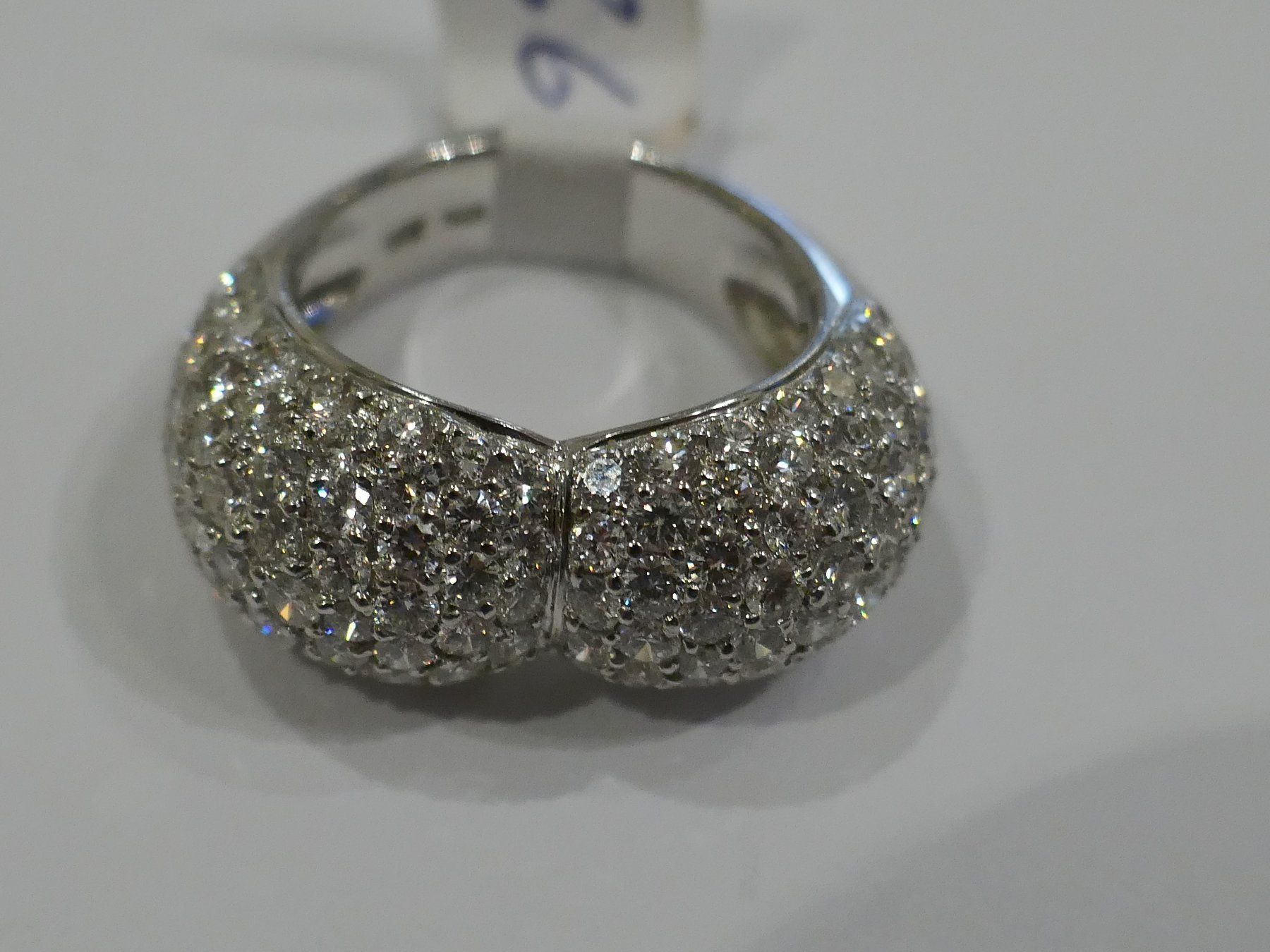 Anelli: Edler Brillant Ring 18 Karat 11,8 gr. – Usato da Schaffhausen venduto da swisswatches-andmore