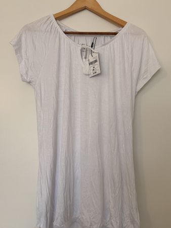 TShirt WEISS Grösse M Neu mit Etikett