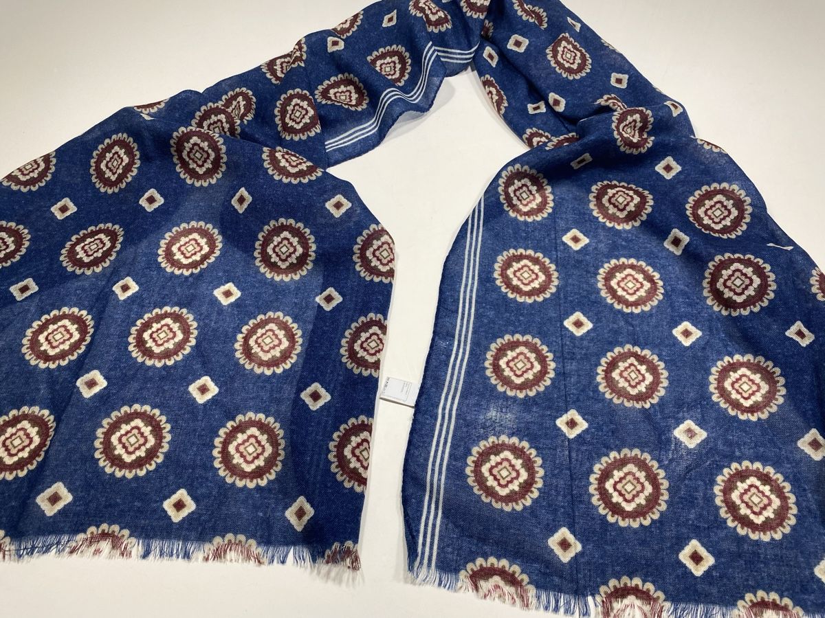 Foulard & Sciarpe: Wolle Schal 🌸 – Usato da Opfikon venduto da Luis144 1