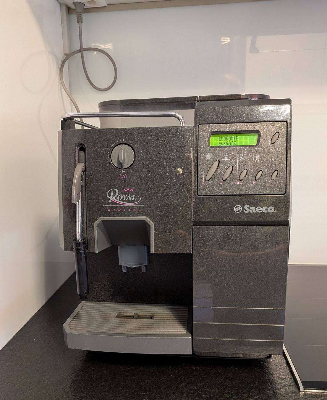 Saeco Macchine per caffè & Macchine per espresso: Machine à café Saeco Royal Digital – Usato da Sion venduto da maxpassion