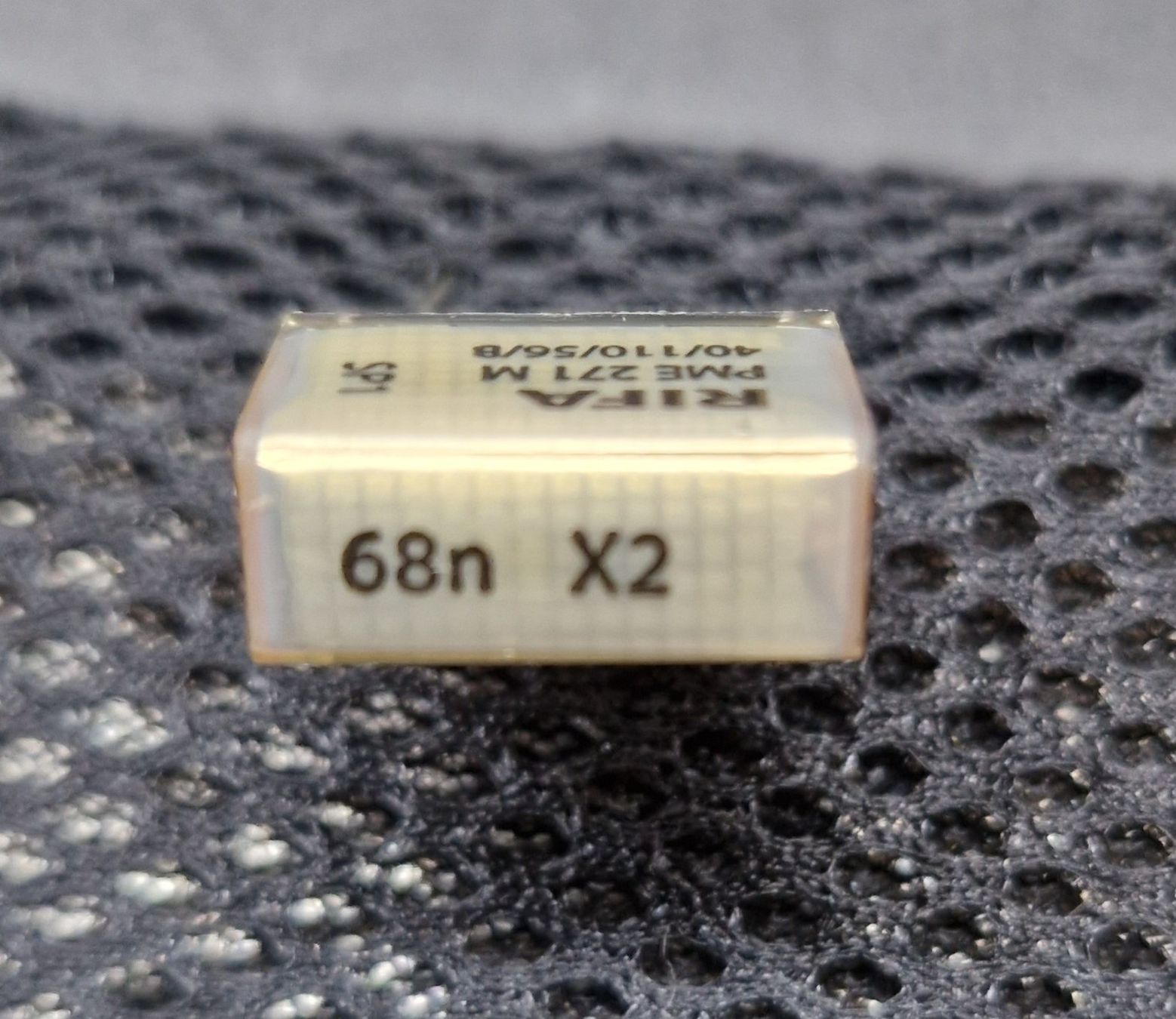 Componenti elettronici: ***** Condensateur RIFA 68nF X2 270V – Nuovo e nell'imballaggio originale da Villaz-St-Pierre venduto da Ubid 1