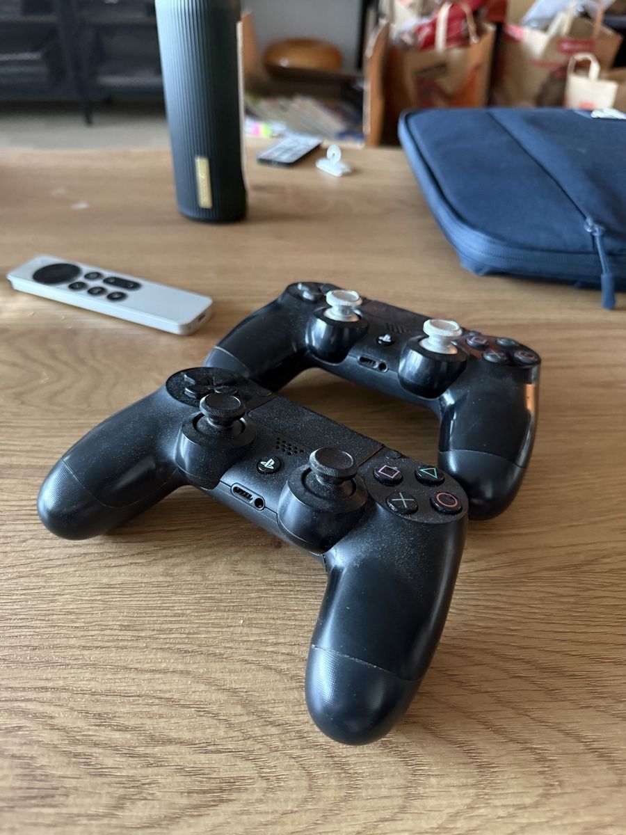 Sony Console: Sony PlayStation 4 Slim Console, 1TB – Usato da Nyon venduto da garlic_bread 1