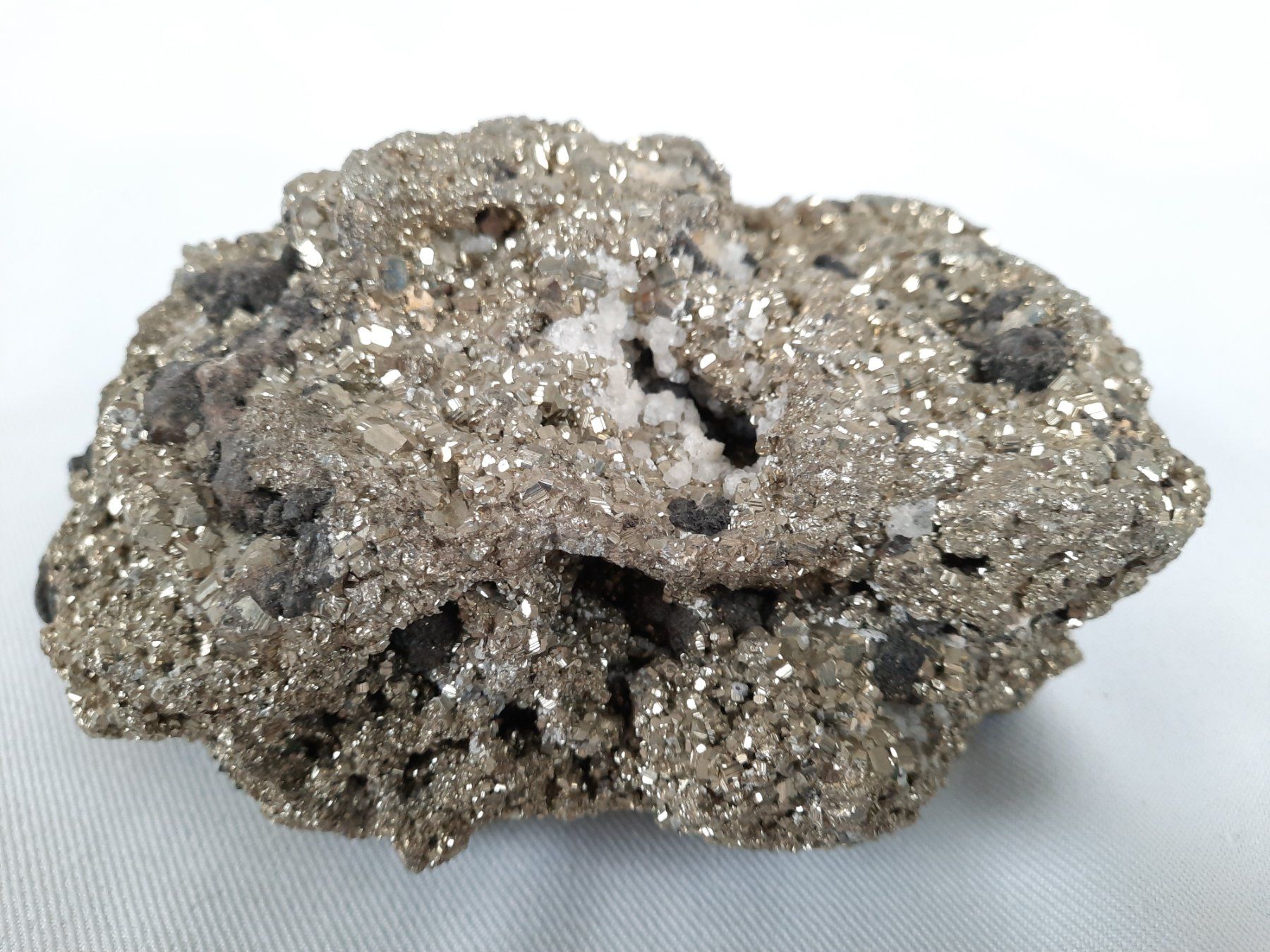 Mineralien & Heilsteine: Grosser Pyrit Stein – Gebraucht aus Beinwil am See von Restwert_Beinwil