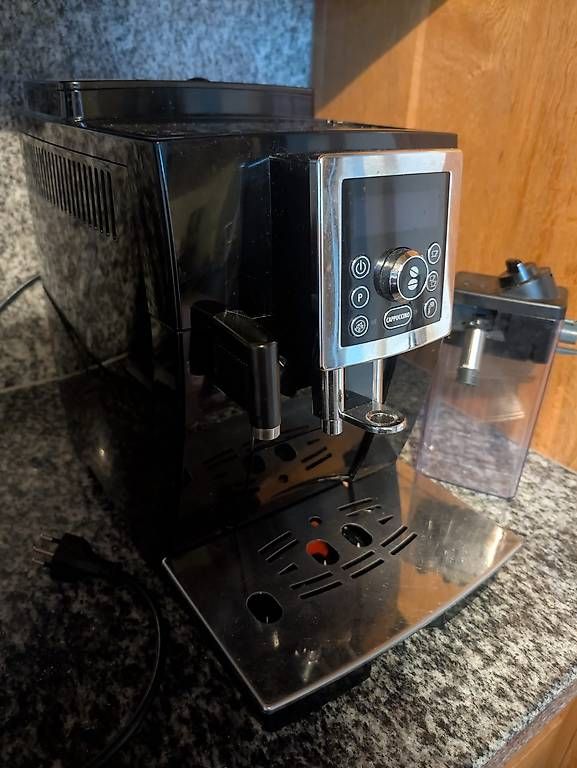 Macchine per caffè & Macchine per espresso: Macchina del caffè Delonghi Cappuccino  – Usato da Lodrino venduto da bry_fj97