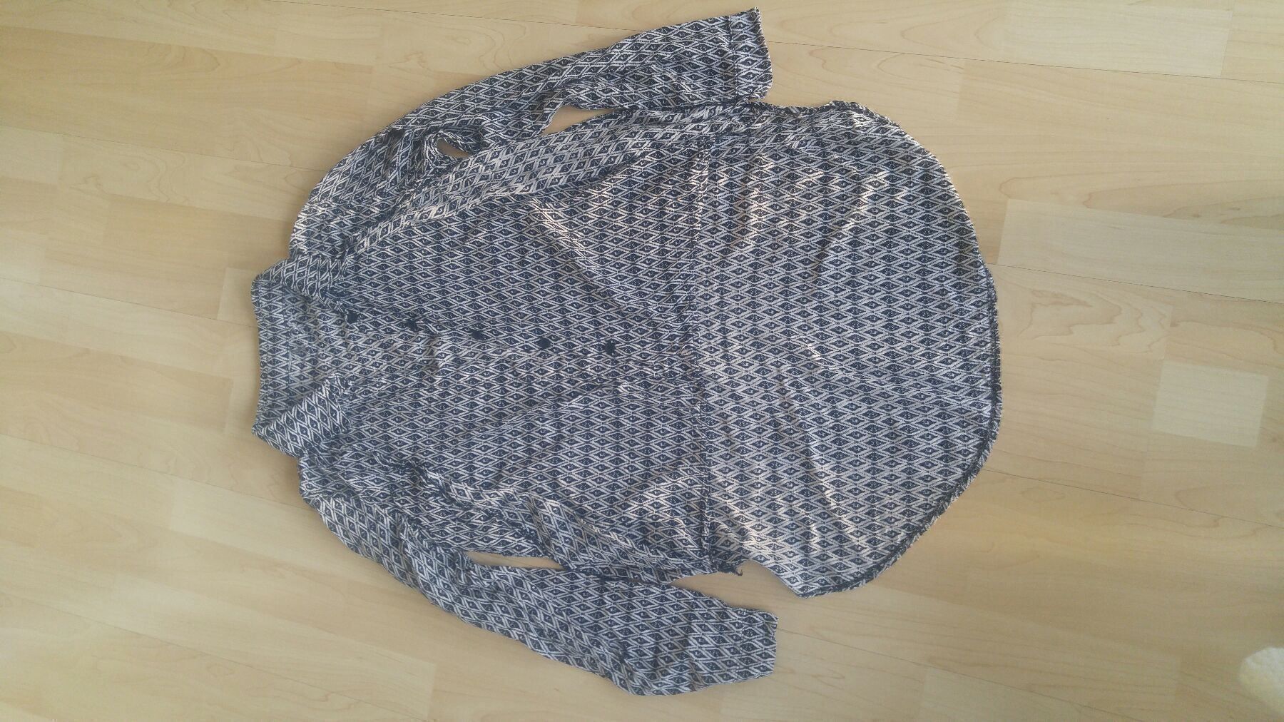 Camicette: Schwarz-weisse Bluse, 100% Viscose – Usato da Suhr venduto da andreas_2008