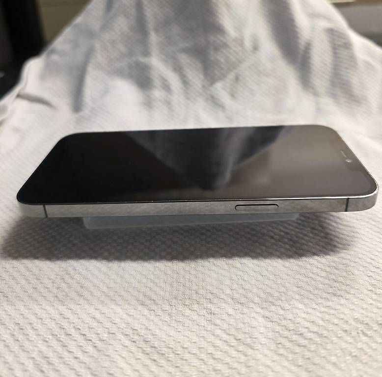 Handys / Smartphones: iPhone 12 Pro Max Graphit  Top Zustand & gepflegt – Gebraucht aus Richenthal von RahelHe 2
