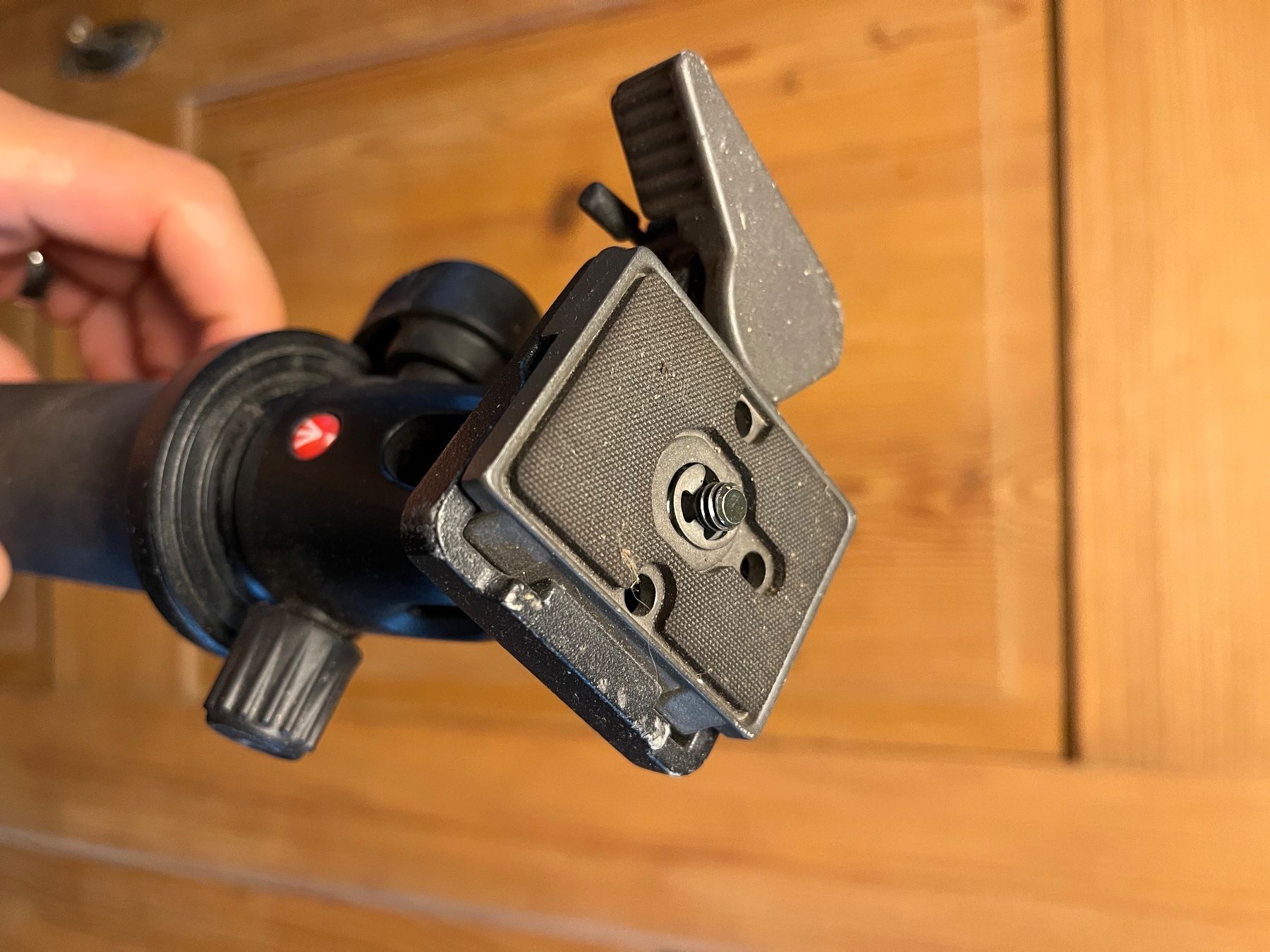 Manfrotto Treppiedi & Teste: MANFROTTO EINHANDSTATIV SELTEN GEBRAUCHT 160CM 680B – Usato da Balterswil venduto da MR_FEELGOOD 3