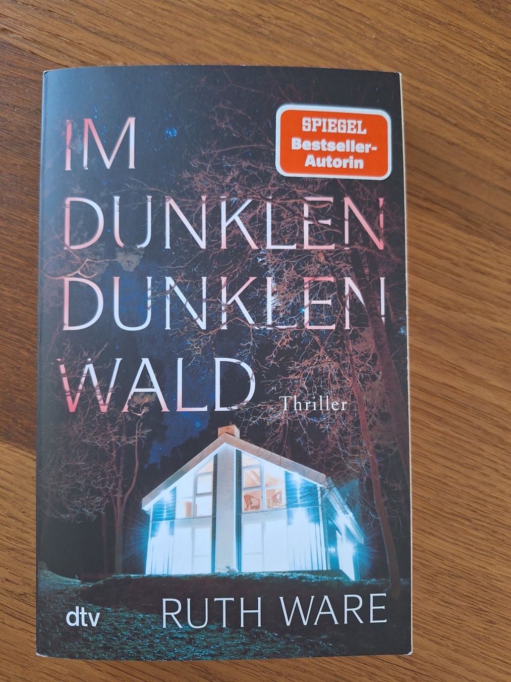 Livres: Ruth Ware - Im dunklen dunklen Wald – D'occasion à Selzach par Stony17