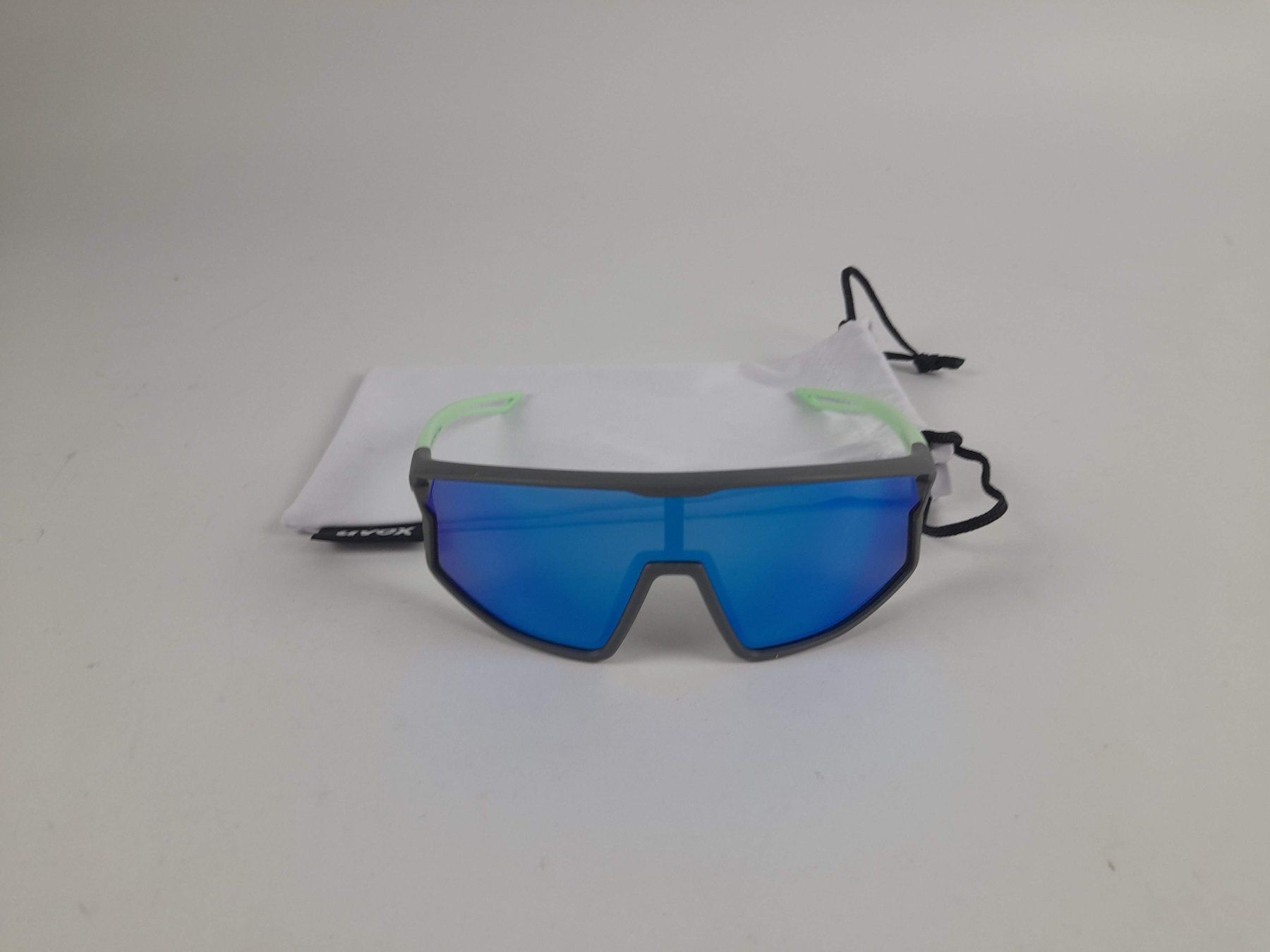 Uvex Brillen & Gläser: UVEX Sonnenbrille Skyryse jr. – Neu (gemäss Beschreibung) aus Liebefeld von Restwert_Liebefeld