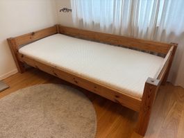 Bett 200cm x 90cm inkl. Matratze