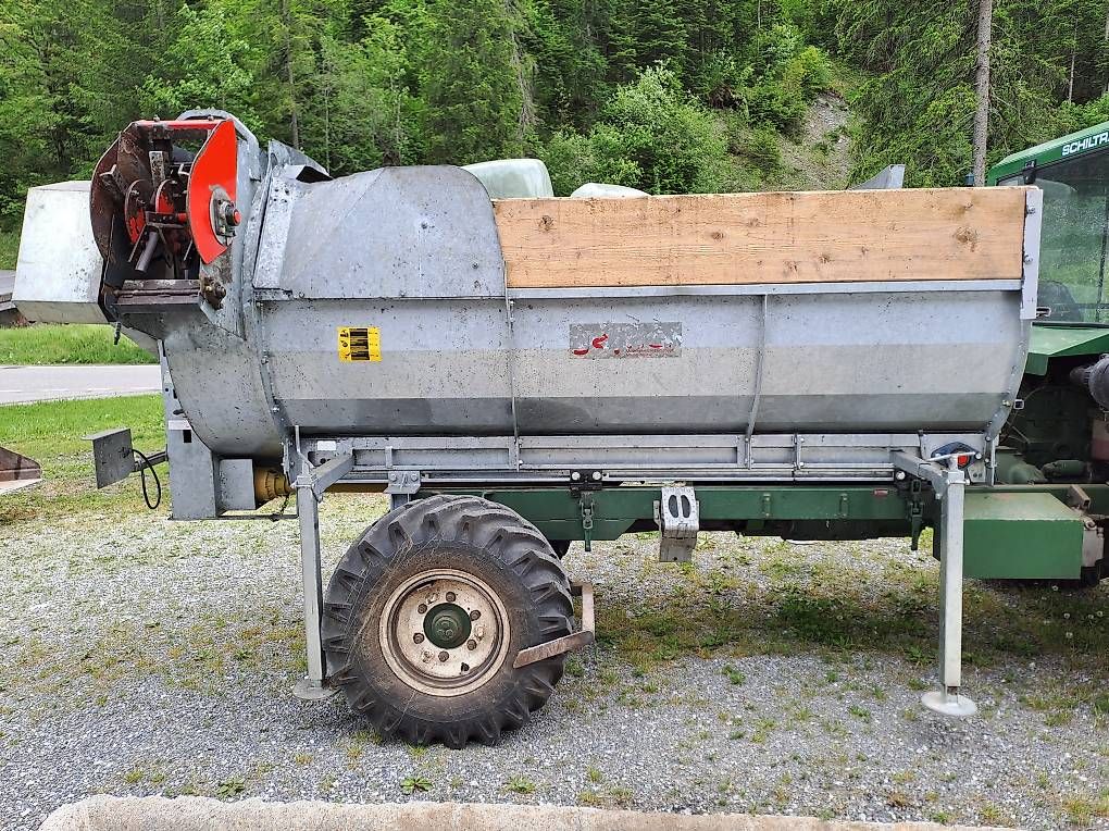 Gafner Spandiconcime: Miststreuer Gafner 2.5 HV – Usato da Zwischenflüh venduto da Enetchirel