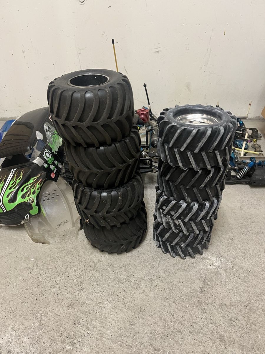 RC Modellbau: Zwei RC Model Monstertruck – Gebraucht aus Pratteln von Gren3 3