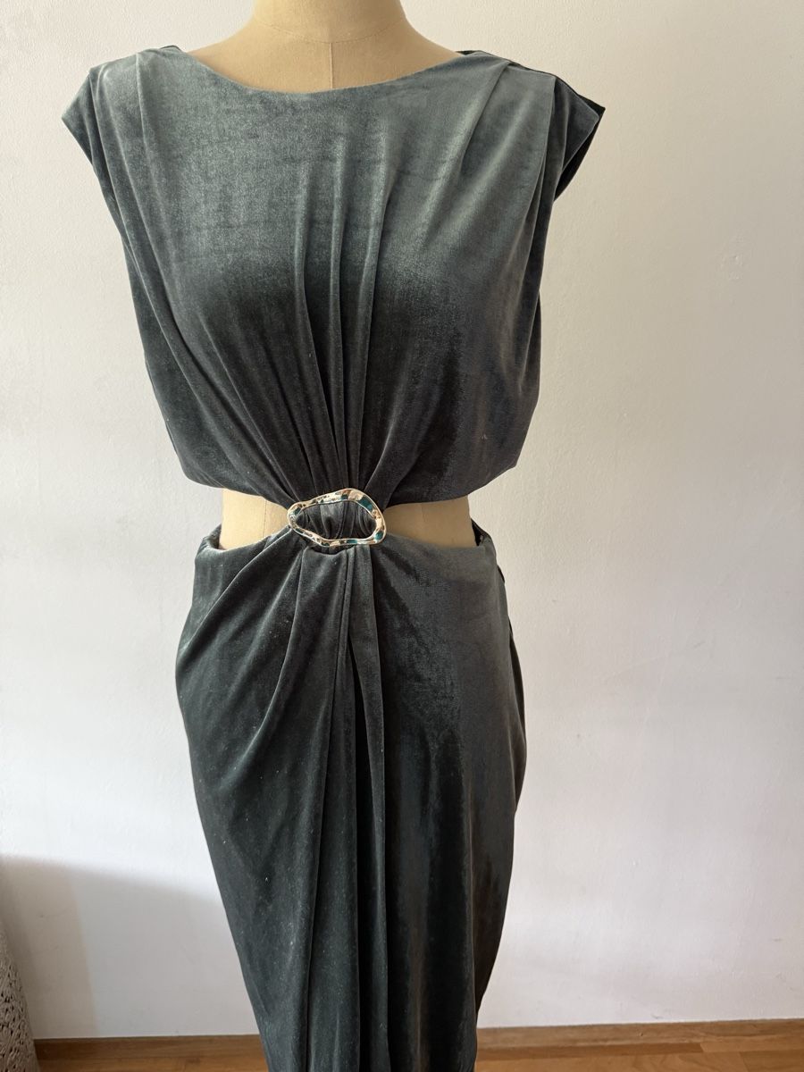 Zara Vestiti: Zara Abendkleid Grösse M – Usato da Stallikon venduto da Weihnachtsgnom