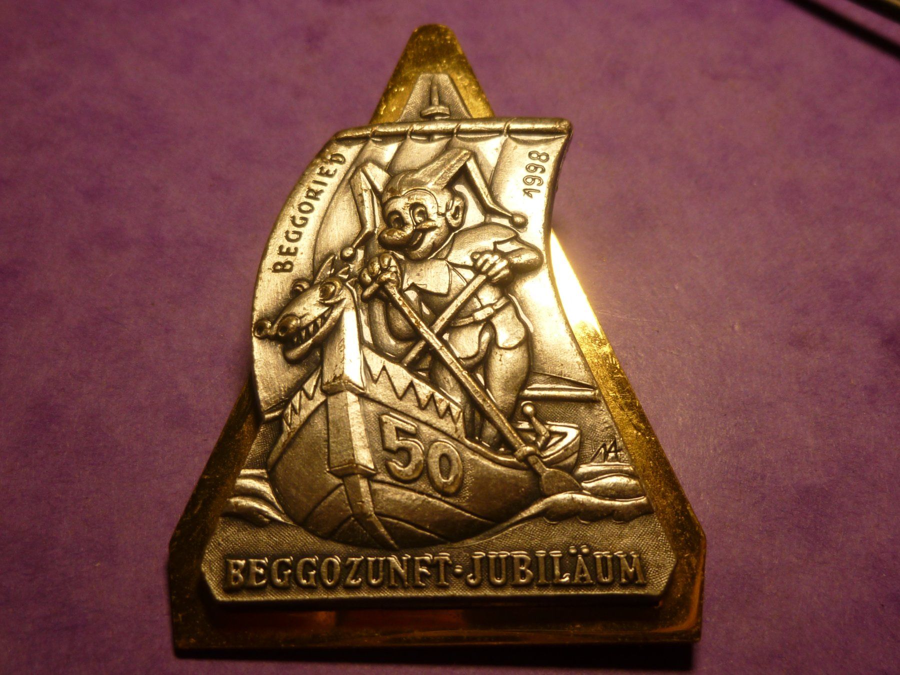 Placchette & Badge: BEKENRIED 1998 GOLD – Usato da Ried (Muotathal) venduto da Mandarin02