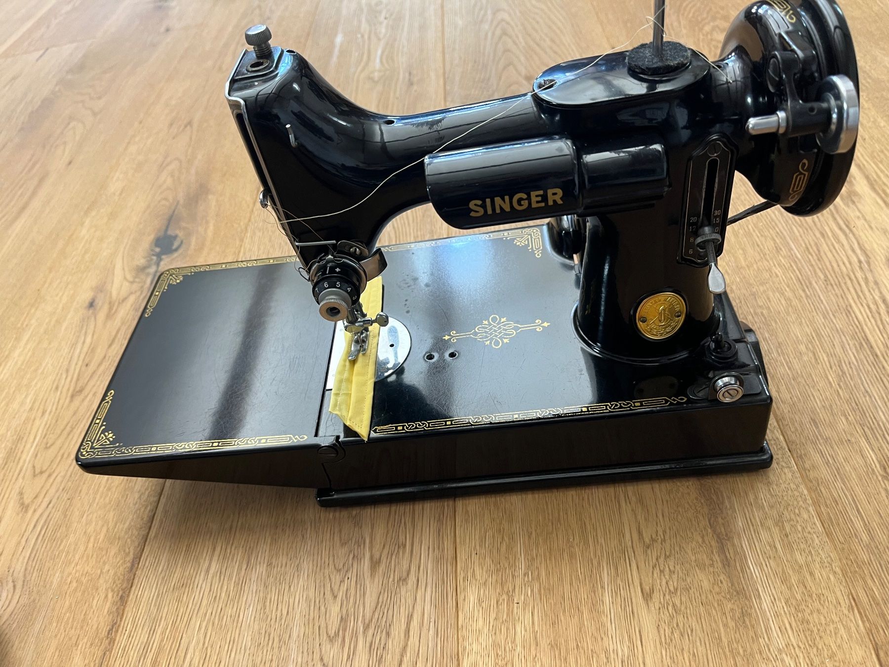 Singer Macchine da cucire: Singer 221 Featherweight – Usato da Bauma venduto da Gabtur 1