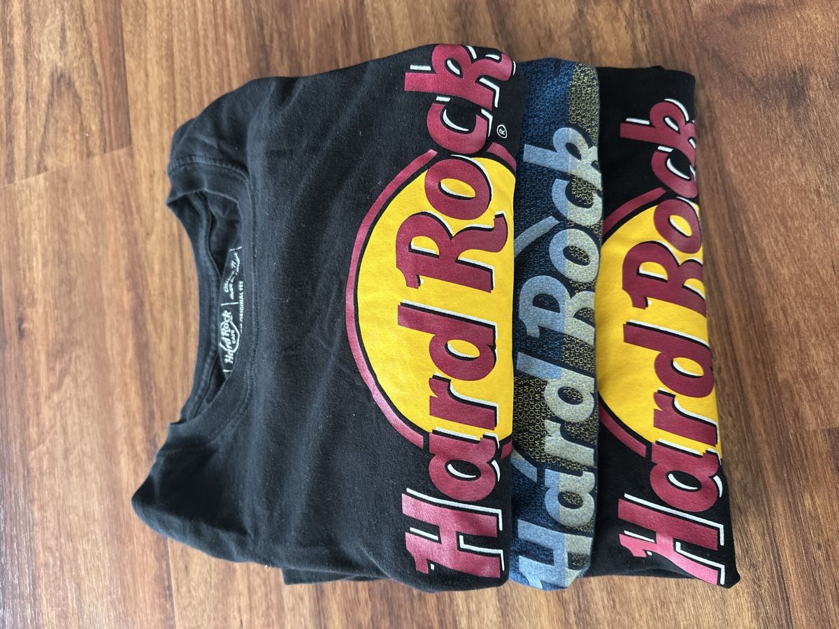 T-Shirts: 3 Hard Rock T.shirt Large  – Gebraucht aus Uster von bek_v2ct 7