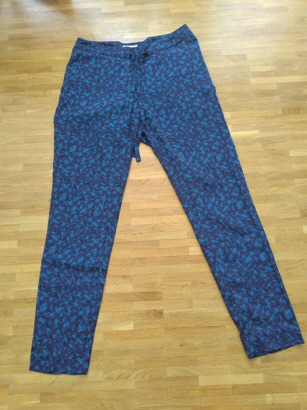 H&M Pantaloni: H&M Sommer Hose, Gr. 38, blau gemustert – Usato da Wangen SZ venduto da scherpa1