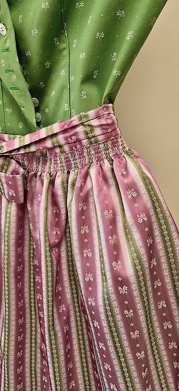 Robes: Wunderschönes Dirndl mit Schürze  – Neuf avec emballage d'origine à Arbon par Eri17 2