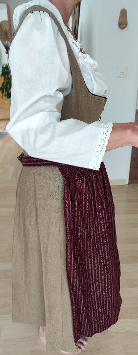 Kleider: Kärntner Dirndl Hellbraun der Marke Meister – Neu (gemäss Beschreibung) aus Hunzenschwil von MuellerAarau 2