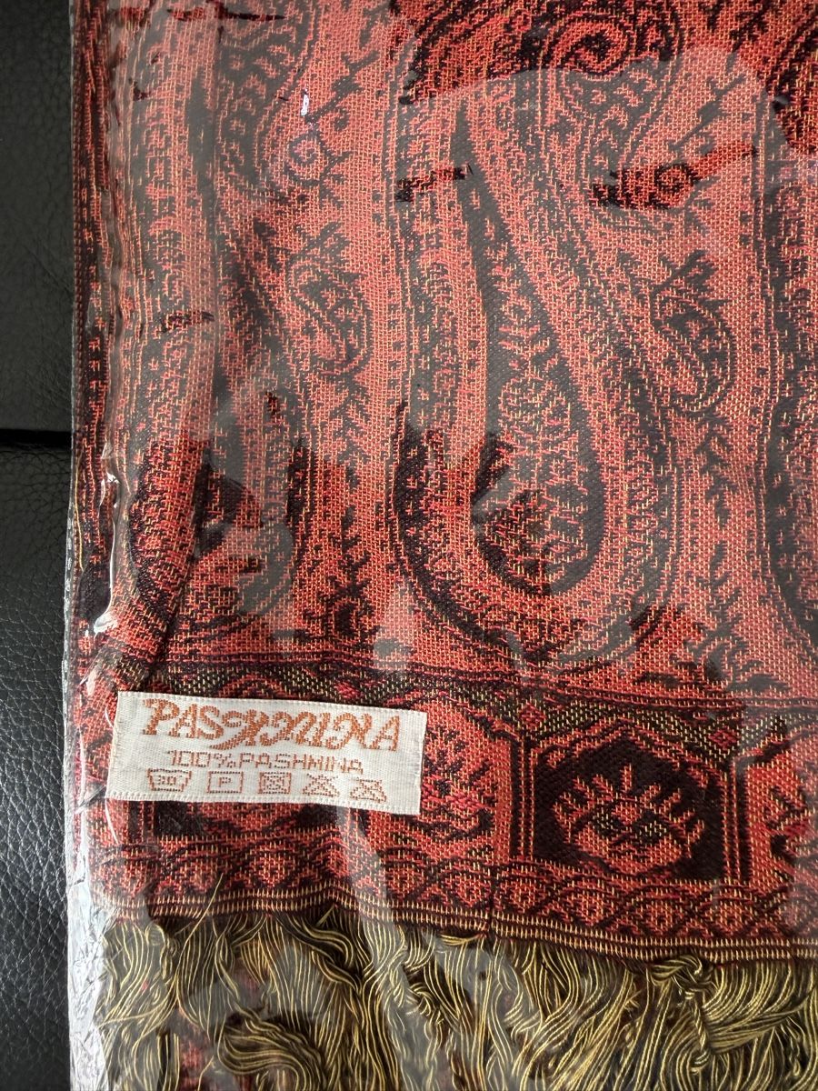 Foulard & Sciarpe: Kaschmir Schal/ Pashmina Schal – Nuovo e nell'imballaggio originale da Chur venduto da auroraley 1