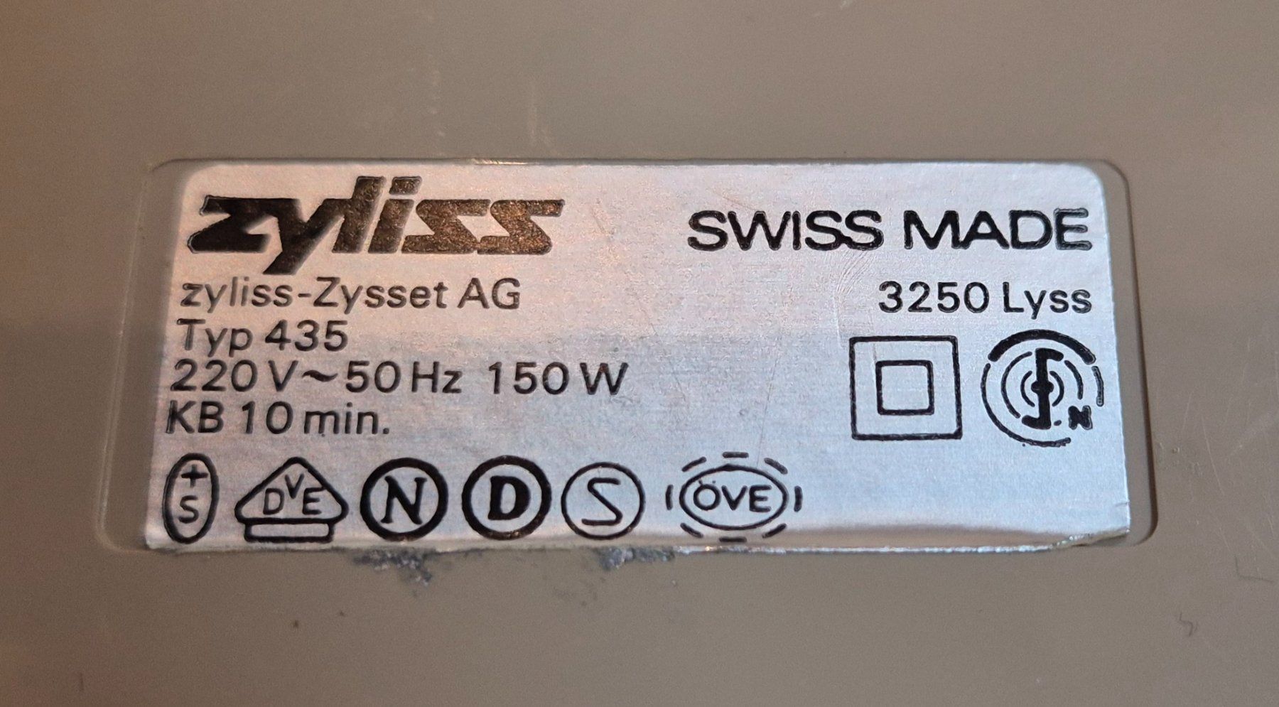 Zyliss Elettrodomestici da cucina: Zyliss Haushalt Raffel elektrisch mit 6 Raffel Scheiben – Usato da Neerach venduto da SilliS 7