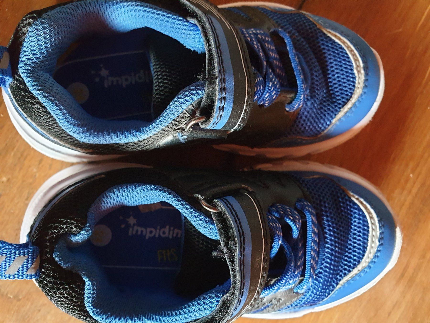 Scarpe per ragazzi: Turnschuhe grösse 24 – Usato da Reutigen venduto da Easy0807