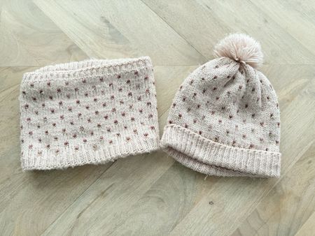 Strickmütze mit Bommel und Schal für Mädchen