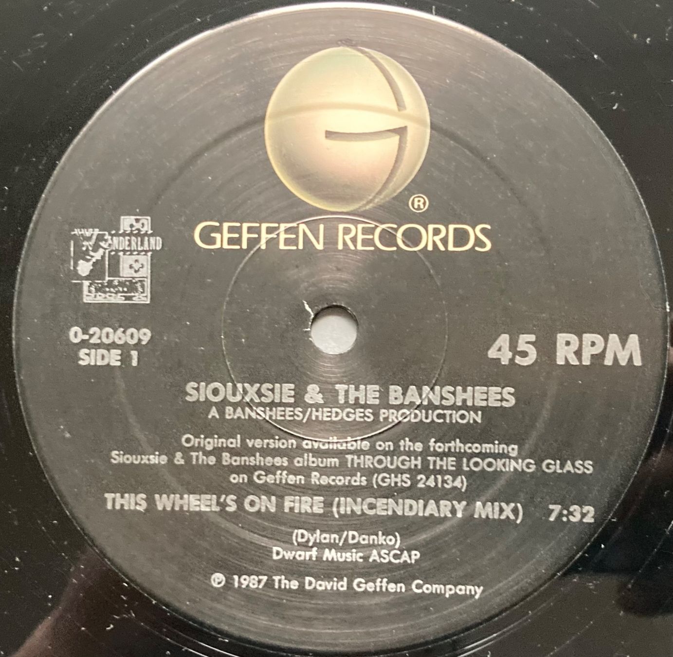 Vinyles: SIOUXSIE & THE BANSHEES - THIS WHEEL'S ON FIRE – D'occasion à Poliez-Pittet par Newtown-Records 2