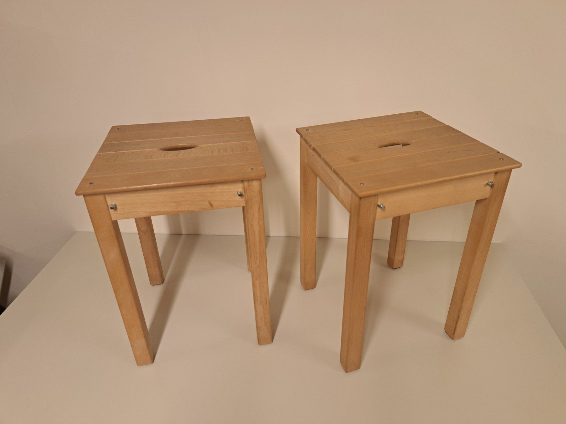Sgabelli: 2x Taburettli Holzhocker Schemel Hocker – Usato da Belp venduto da deal-now 2