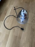 Vintage-Hängelampe aus Metall mit Stecker