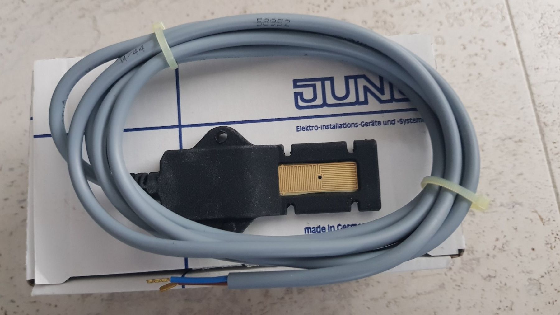 Componenti elettronici: JUNG LES01 Leckagesensor | Standard - KNX – Nuovo e nell'imballaggio originale da Näfels venduto da BonFra