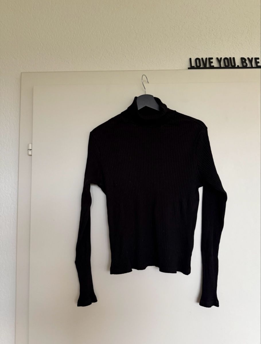 H&M Maglioni & Felpe: 3 Rollkragenpullover – Usato da Veltheim AG venduto da N377Y 1