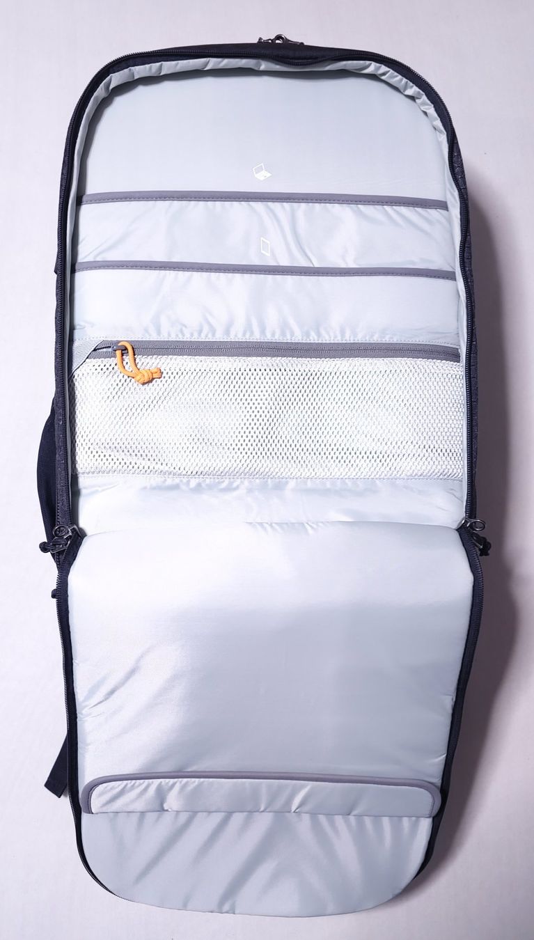 Lowepro Sacs à dos: LOWEPRO PRO RUNNER BP 450 AW II – D'occasion à St. Gallen par Cat_s 4