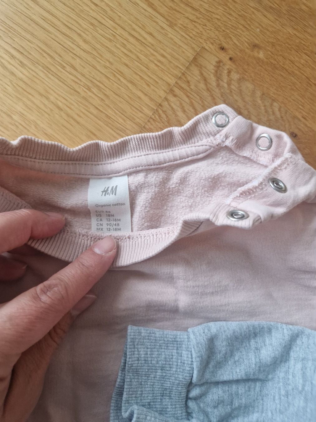H&M Lotti & Set di vestiti: Baby - 3 Pullover - Gr 86 - Rosa/Hellblau/Grau - H&M – Usato da Reinach BL venduto da Dschinni80 5