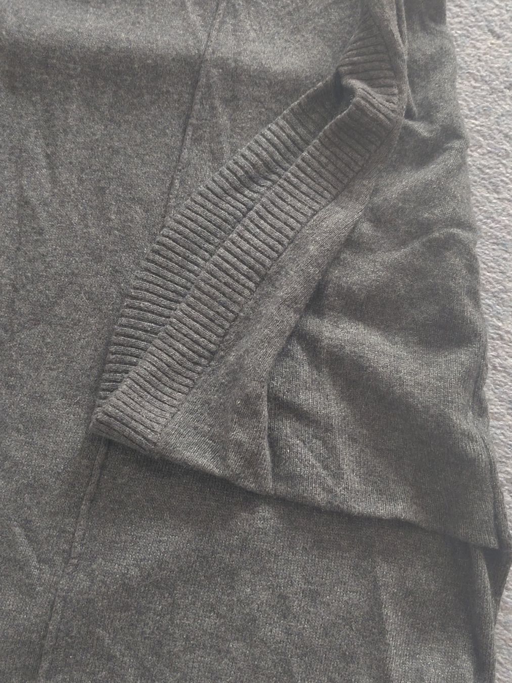 Allsaints Maglioni & Felpe: Allsaints Pullover grau Cashmere- Mix Gr. XS neuwertig – Usato da Arbon venduto da Franca1979 4