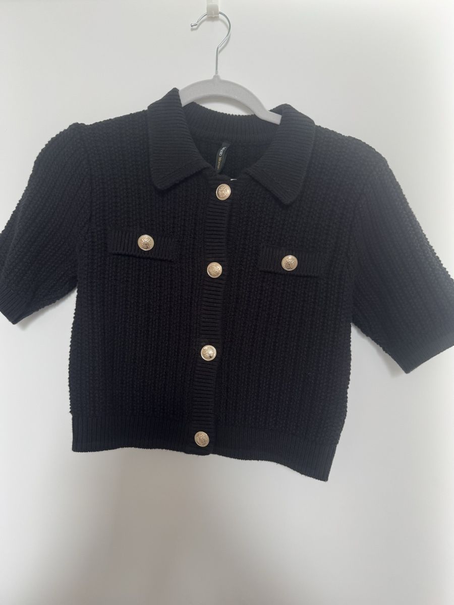 T-shirt: Schwarze Strickshirt von Defacto, Grösse S. – Nuovo e nell'imballaggio originale da Neuenegg venduto da mel_5pnq
