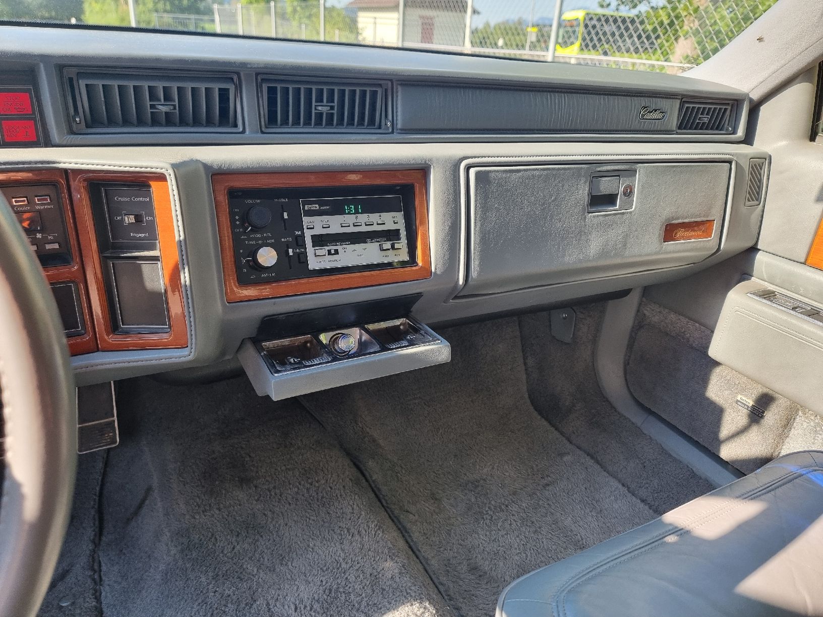 Cadillac Autos: Cadillac Coupe DeVille Fleetwood – D'occasion à Buchs SG par tay_s5jj 4